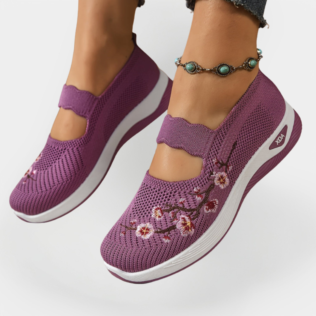 Ortopedické topánky s výšivkou kvetov