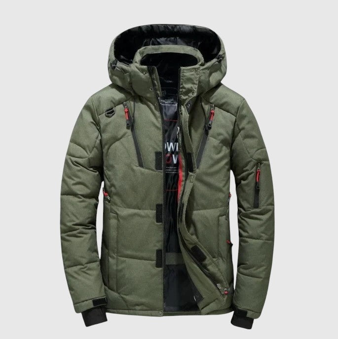 André – Hrejivé bundy s kapucňou a technickými detailmi